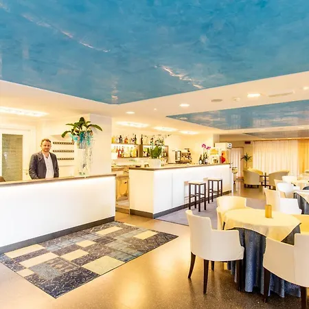 Hotel Raffaello 3*