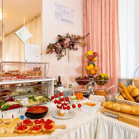 Hotel Raffaello 3*