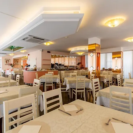 Hotel Raffaello 3*
