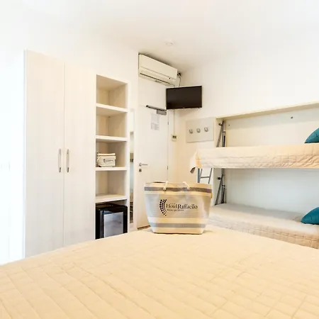 Hotel Raffaello 3*