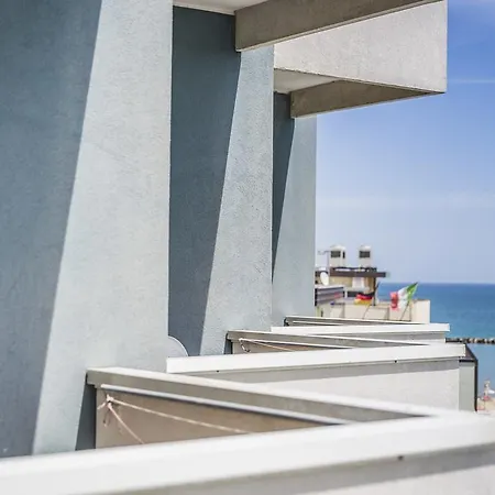 Ξενοδοχείο Raffaello 3*